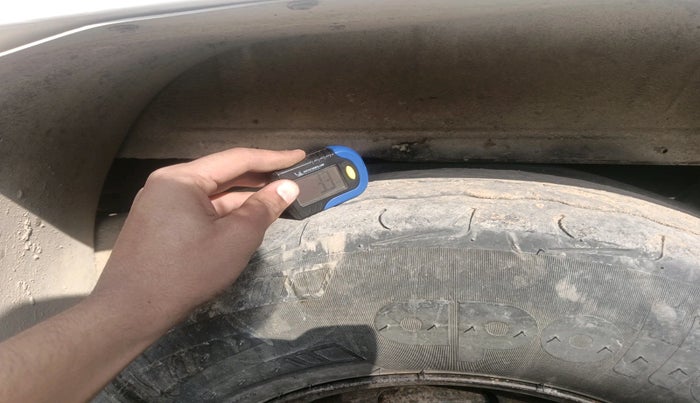 2012 Mahindra Bolero LX BS-III, Diesel, Manual, 2,08,757 km, tyre