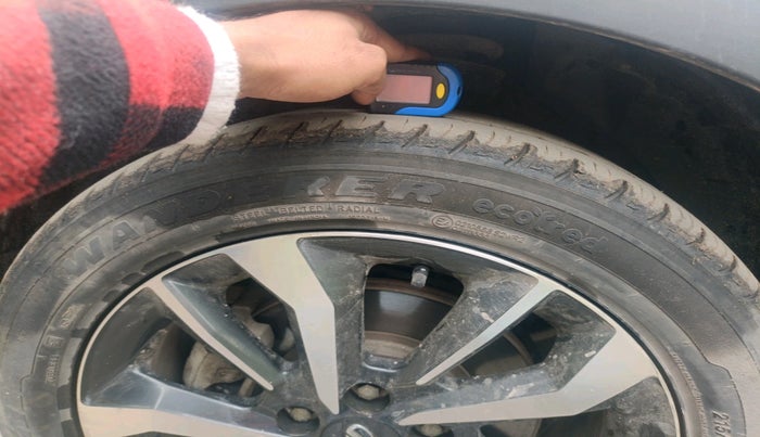 2021 Mahindra XUV300 W8 (O) 1.5 DIESEL, Diesel, Manual, 40,166 km, tyre