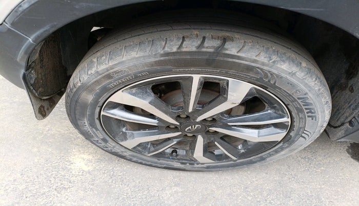 2021 Mahindra XUV300 W8 (O) 1.5 DIESEL, Diesel, Manual, 40,166 km, tyre