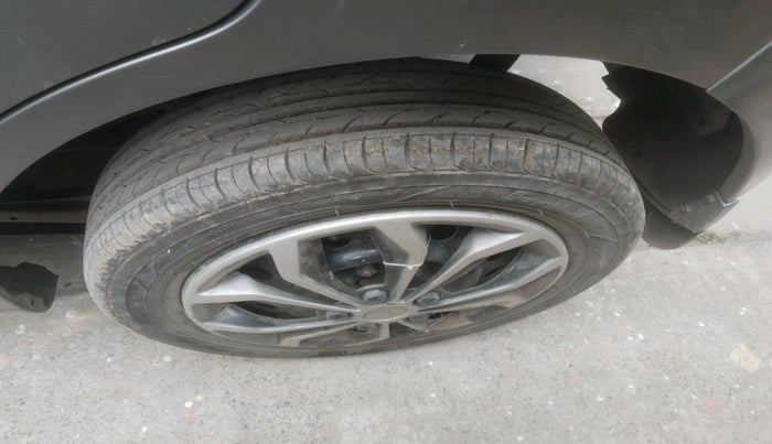 2018 Maruti Wagon R 1.0 VXI, Petrol, Manual, 62,881 km, tyre