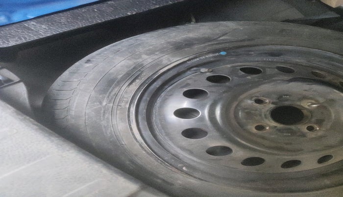 2018 Maruti Wagon R 1.0 VXI, Petrol, Manual, 62,881 km, tyre