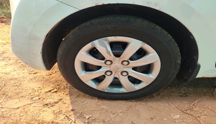 2012 Hyundai Eon MAGNA +, Petrol, Manual, 74,589 km, tyre