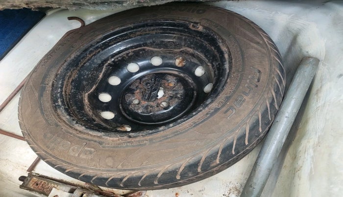 2012 Hyundai Eon MAGNA +, Petrol, Manual, 74,589 km, tyre