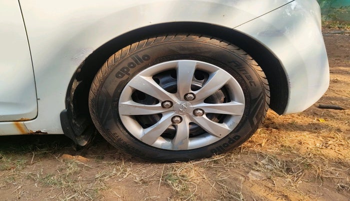 2012 Hyundai Eon MAGNA +, Petrol, Manual, 74,589 km, tyre