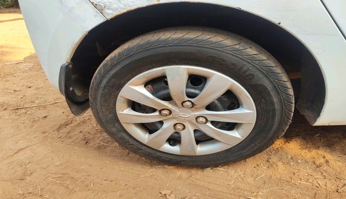 2012 Hyundai Eon MAGNA +, Petrol, Manual, 74,589 km, tyre