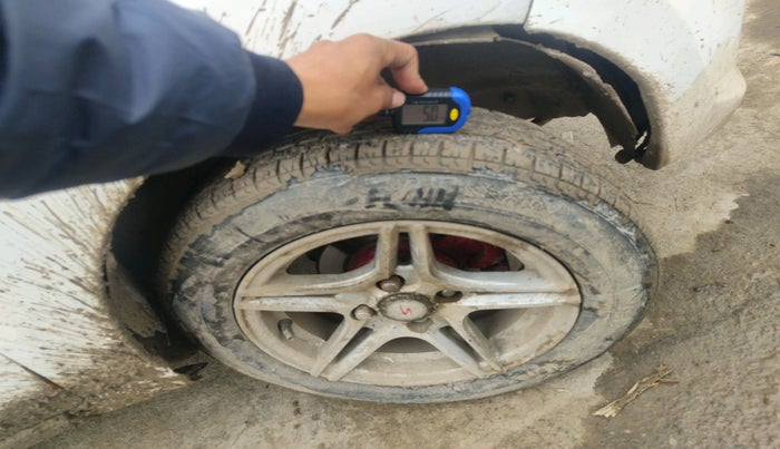 2014 Maruti Alto 800 LXI, Petrol, Manual, 1,05,285 km, tyre