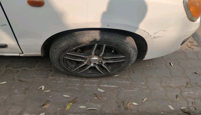 2011 Maruti Alto K10 VXI, CNG, Manual, 1,85,554 km, tyre