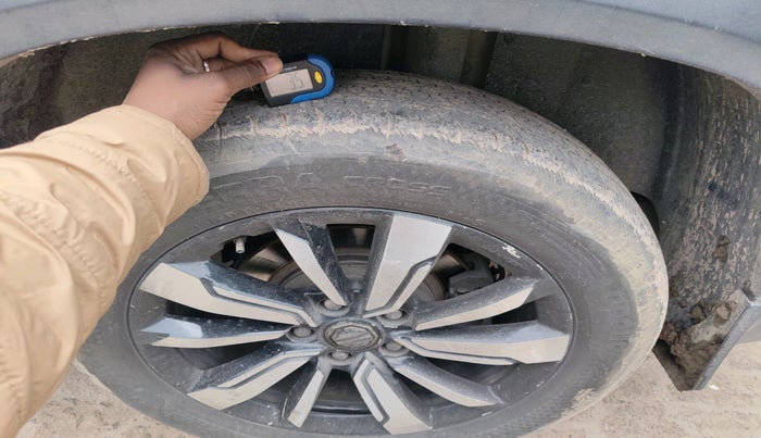 2019 MG HECTOR SHARP 2.0 DIESEL, Diesel, Manual, 1,22,631 km, tyre