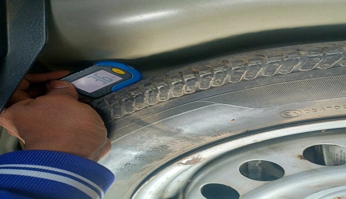 2017 Maruti Swift LXI (O), Petrol, Manual, 38,775 km, tyre