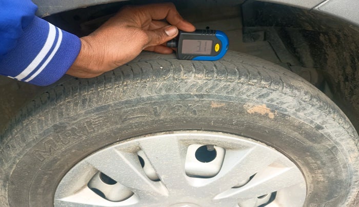 2017 Maruti Swift LXI (O), Petrol, Manual, 38,775 km, tyre