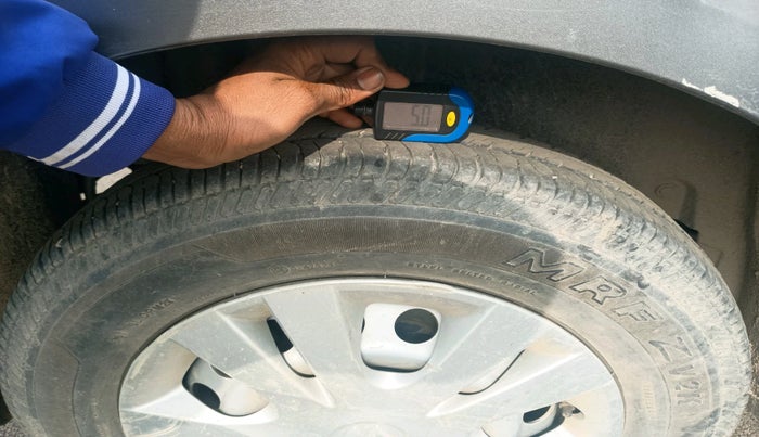 2017 Maruti Swift LXI (O), Petrol, Manual, 38,775 km, tyre