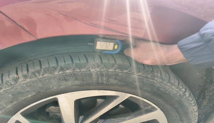 2023 Volkswagen VIRTUS TOPLINE TSI 1.0 AT, Petrol, Automatic, 14,814 km, tyre