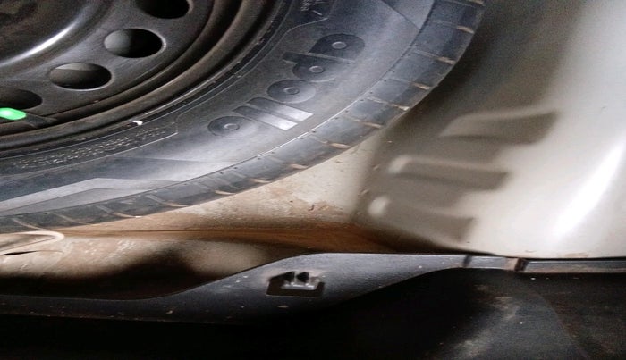 2023 Toyota Glanza V, Petrol, Manual, 76,352 km, tyre