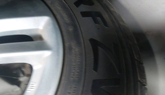 2014 Maruti Swift Dzire ZXI, Petrol, Manual, 95,166 km, tyre