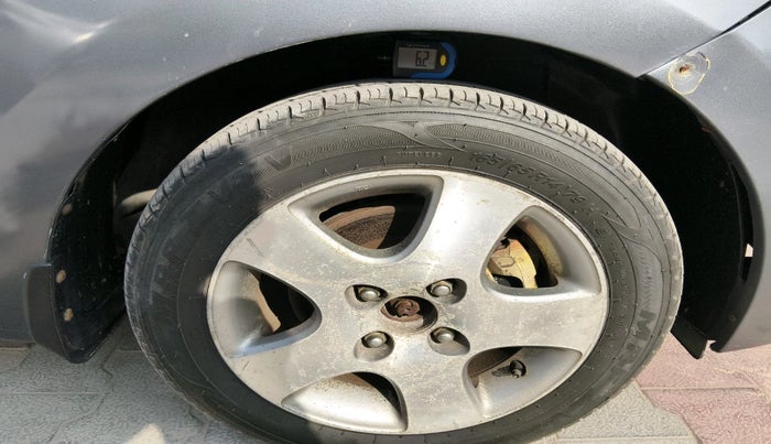 2015 Hyundai Grand i10 SPORTZ 1.1 CRDI, Diesel, Manual, 1,21,169 km, tyre