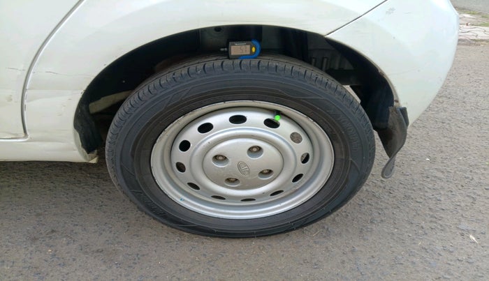 2014 Tata Indica Vista LS TDI, Diesel, Manual, 2,22,631 km, tyre