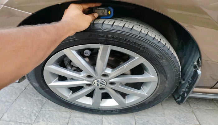 2020 Volkswagen Polo HIGHLINE PLUS 1.0, Petrol, Manual, 48,712 km, tyre