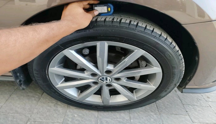 2020 Volkswagen Polo HIGHLINE PLUS 1.0, Petrol, Manual, 48,712 km, tyre