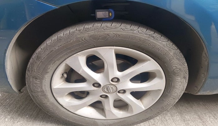 2014 Nissan Micra XV CVT, Petrol, Automatic, 68,803 km, tyre