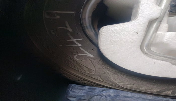 2014 Nissan Micra XV CVT, Petrol, Automatic, 68,803 km, tyre