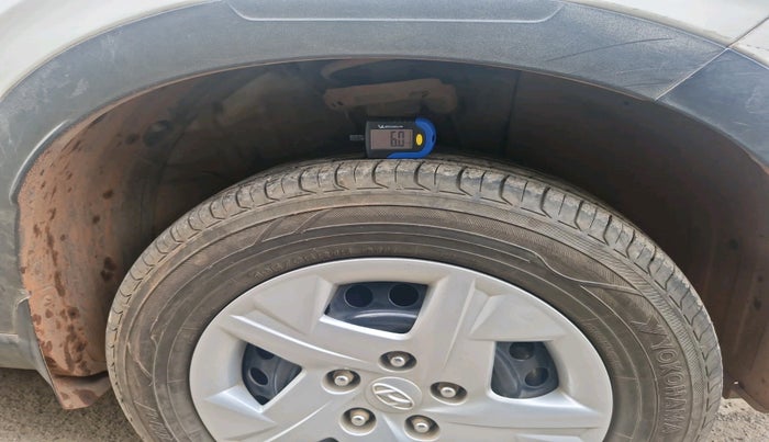 2019 Hyundai VENUE S 1.2, Petrol, Manual, 79,298 km, tyre