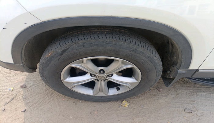 2019 Tata Harrier XZ 2.0L, Diesel, Manual, 2,37,766 km, tyre