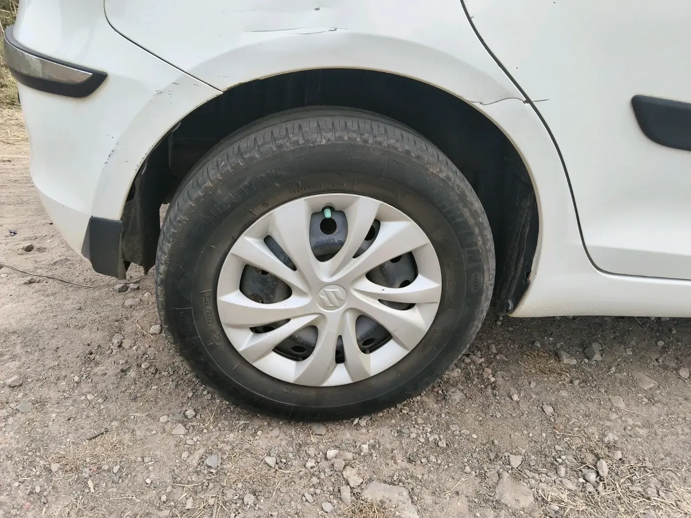 2017 Maruti Swift VDI, Diesel, Manual, 1,17,153 km, tyre
