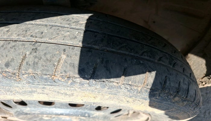 2014 Maruti Wagon R 1.0 VXI, Petrol, Manual, 1,64,048 km, tyre