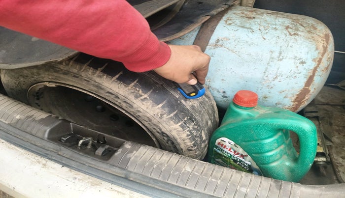 2011 Hyundai i20 ERA 1.2, Petrol, Manual, 99,404 km, tyre