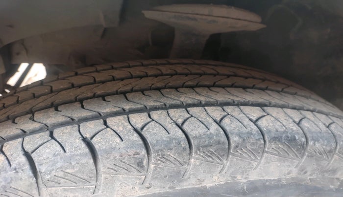 2017 Renault Duster 85 PS RXE DIESEL, Diesel, Manual, 1,15,386 km, tyre