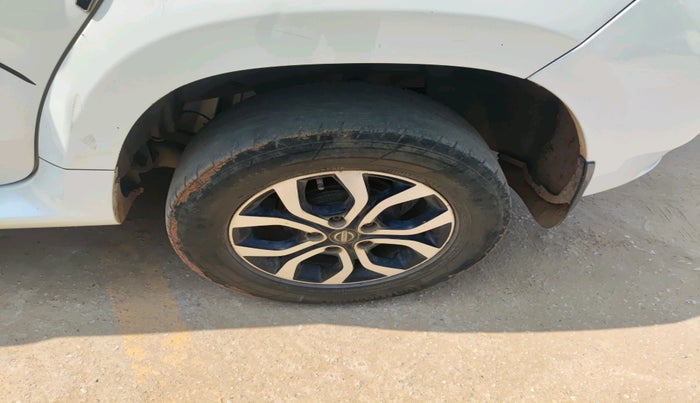 2014 Nissan Terrano XV D THP PREMIUM 110 PS, Diesel, Manual, 1,17,390 km, tyre