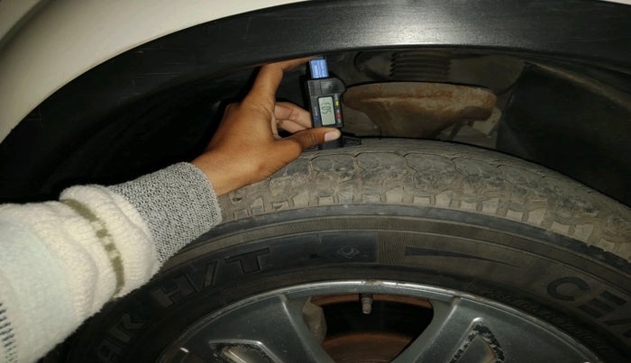 2013 Mahindra XUV500 W8, Diesel, Manual, 1,08,286 km, tyre