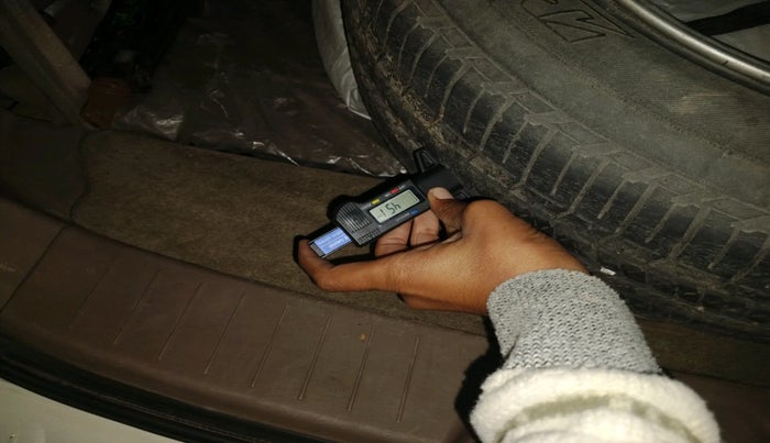 2013 Mahindra XUV500 W8, Diesel, Manual, 1,08,286 km, tyre