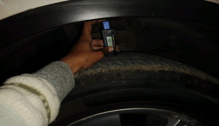 2013 Mahindra XUV500 W8, Diesel, Manual, 1,08,286 km, tyre