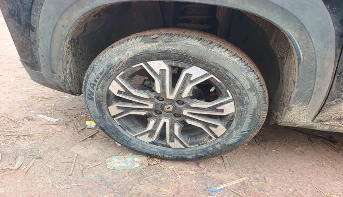 2023 Renault Kiger RXT (O) MT, Petrol, Manual, 34,219 km, tyre