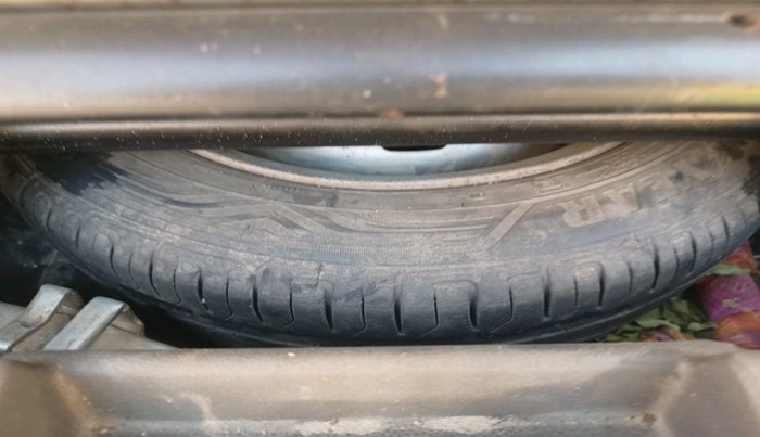 2018 Maruti Alto K10 LXI CNG (AIRBAG), Petrol, Manual, 72,417 km, tyre