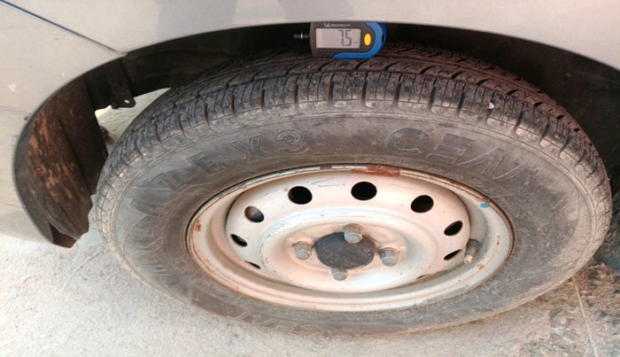 2014 Maruti Wagon R 1.0 LXI CNG, Petrol, Manual, 1,02,858 km, tyre