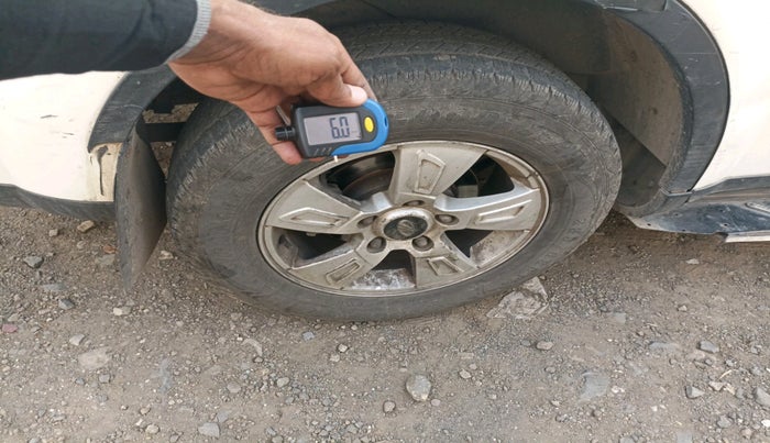 2011 Mahindra XUV500 W8, Diesel, Manual, 1,30,023 km, tyre