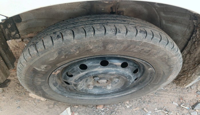 2012 Maruti Wagon R 1.0 LXI, Petrol, Manual, 1,12,349 km, tyre