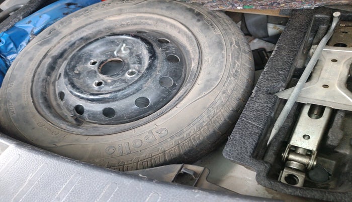 2012 Maruti Wagon R 1.0 LXI, Petrol, Manual, 1,12,349 km, tyre