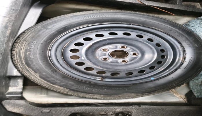 2011 Honda Accord 2.4L I-VTEC MT, Petrol, Manual, 99,277 km, tyre