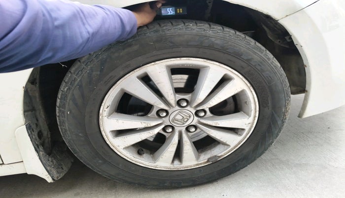 2011 Honda Accord 2.4L I-VTEC MT, Petrol, Manual, 99,277 km, tyre