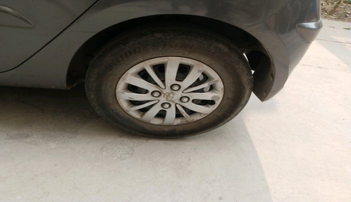 2013 Hyundai i10 SPORTZ 1.2, Petrol, Manual, 86,283 km, tyre