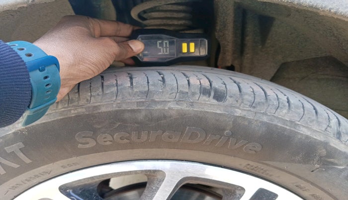 2024 Renault TRIBER RXZ, Petrol, Manual, 45,200 km, tyre