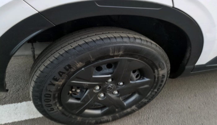 2024 Hyundai VENUE S Plus 1.2 Petrol MT, Petrol, Manual, 32,000 km, tyre