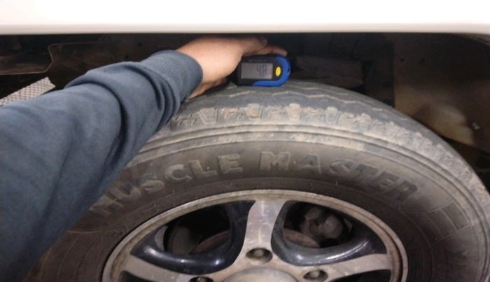 2012 Mahindra Bolero ZLX BS IV, Diesel, Manual, 1,71,563 km, tyre