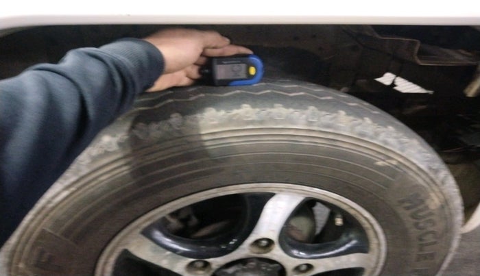 2012 Mahindra Bolero ZLX BS IV, Diesel, Manual, 1,71,563 km, tyre