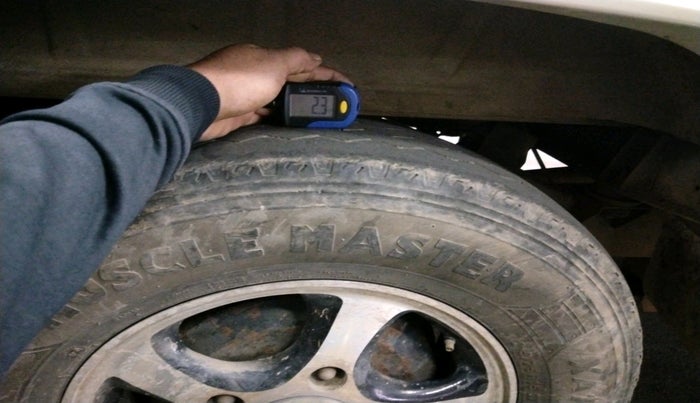 2012 Mahindra Bolero ZLX BS IV, Diesel, Manual, 1,71,563 km, tyre