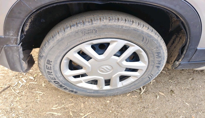 2017 Maruti Vitara Brezza LDI (O), Diesel, Manual, 1,36,375 km, tyre