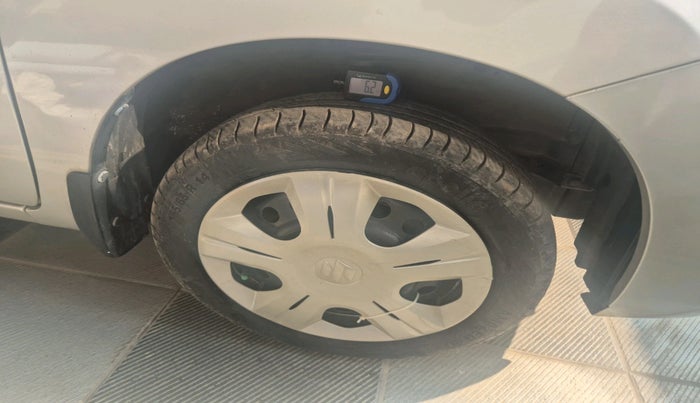 2015 Maruti Wagon R 1.0 VXI, Petrol, Manual, 27,163 km, tyre